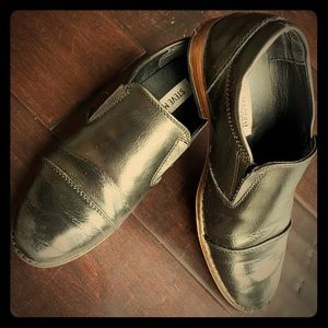 😎 Black fashion forward loafers 😎